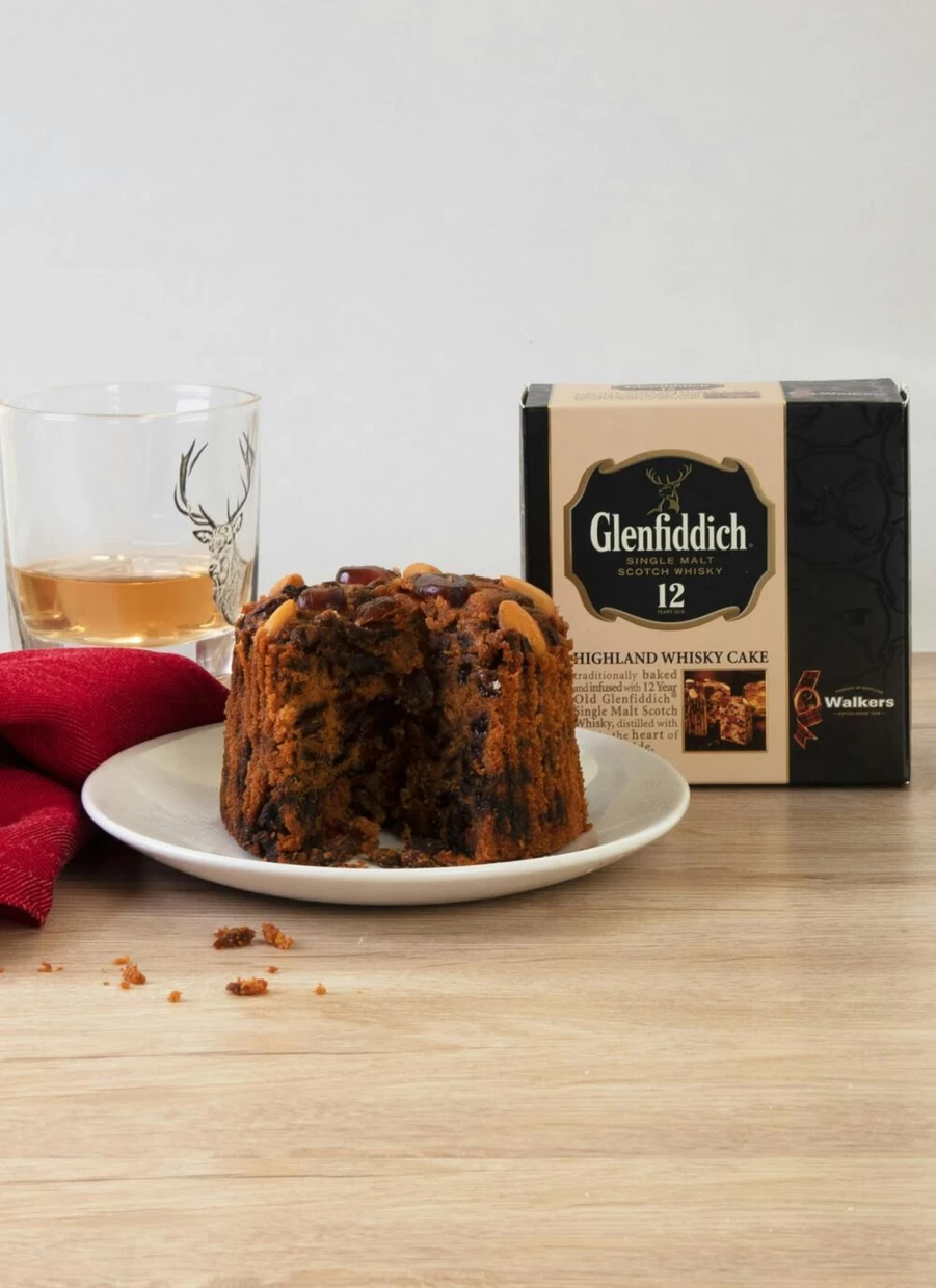 Walkers Shortbread Glenfiddich Whisky Infused Cake - Traditional Scottish Dessert with Scotch Flavor