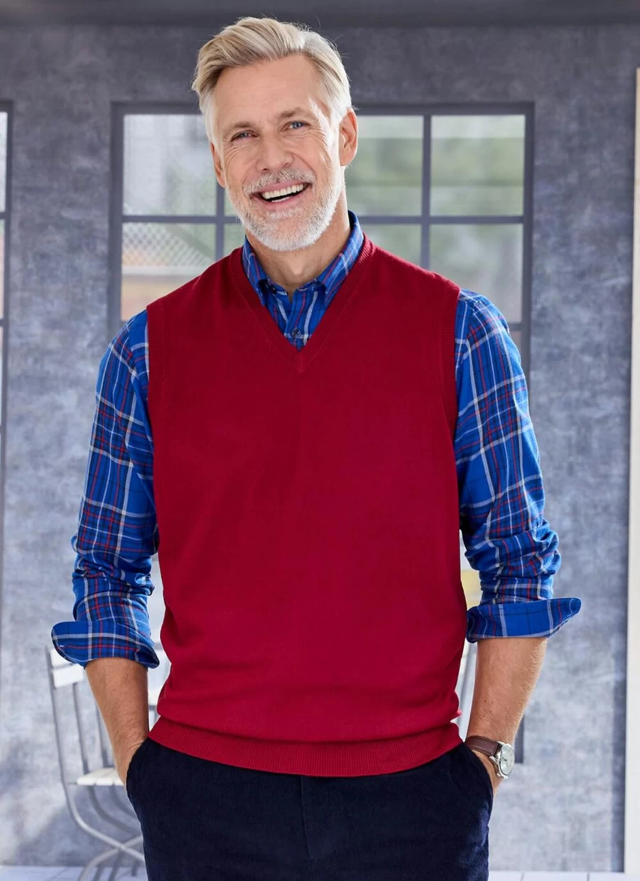 James Pringle Men's V-Neck Fine Knit Slipover Sweater
