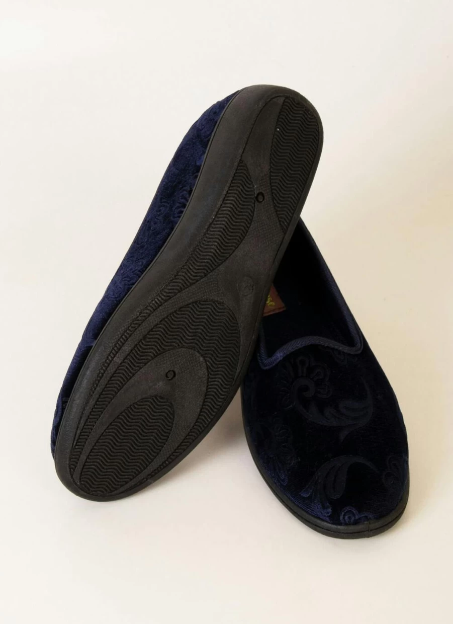 Comfy Sense Women's Luxe Embossed Velvet Slippers - Soft Plush Indoor Slides