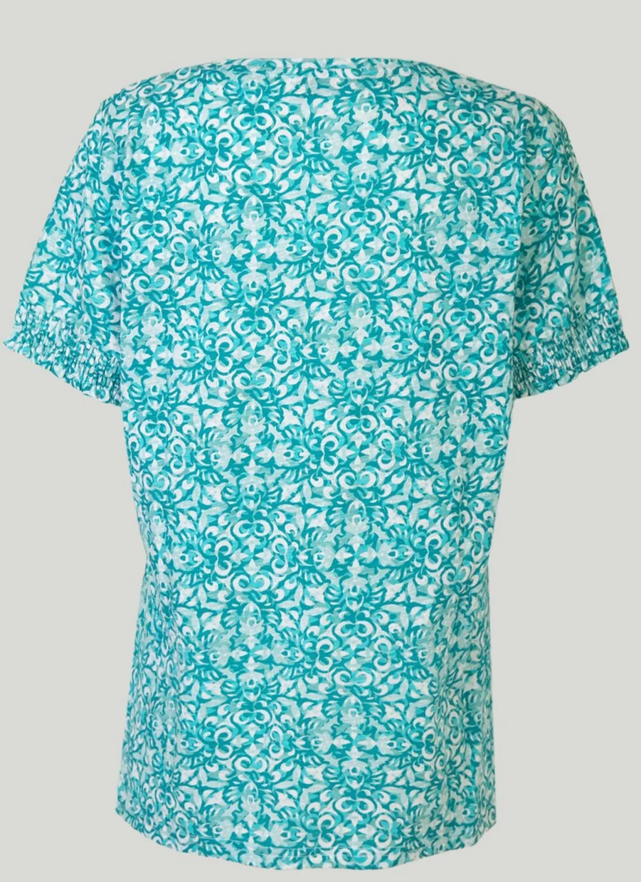 "Isle Women's Graphic Print T-Shirt - Stylish Casual Tee"