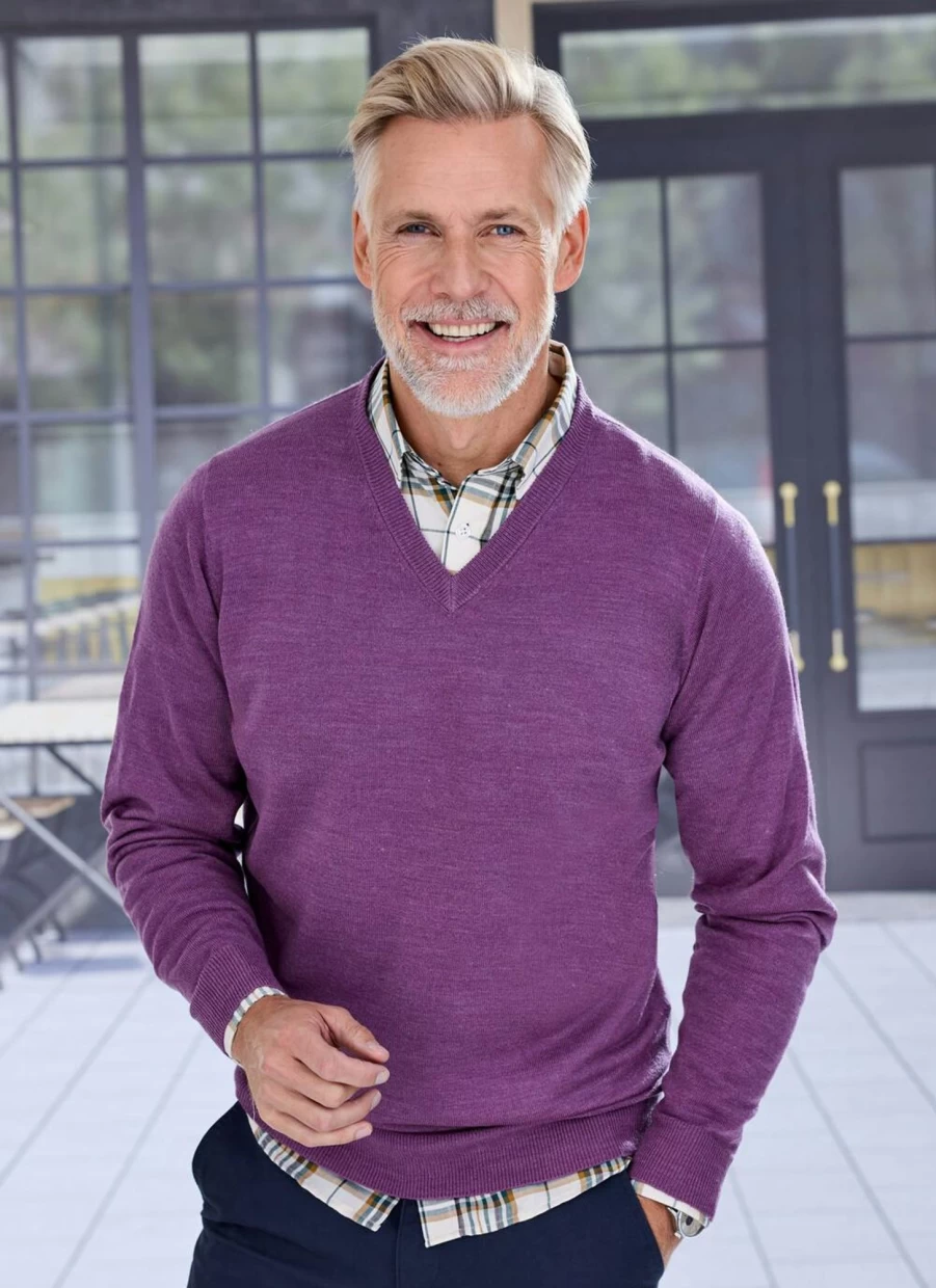 James Pringle Men's V Neck Fine Knit Jumper - Lightweight Comfortable Sweater