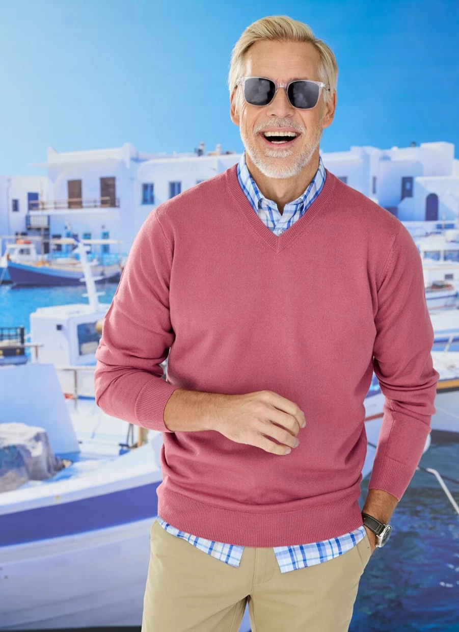 James Pringle Men's Fine Knit V-Neck Jumper - Lightweight Comfortable Sweater