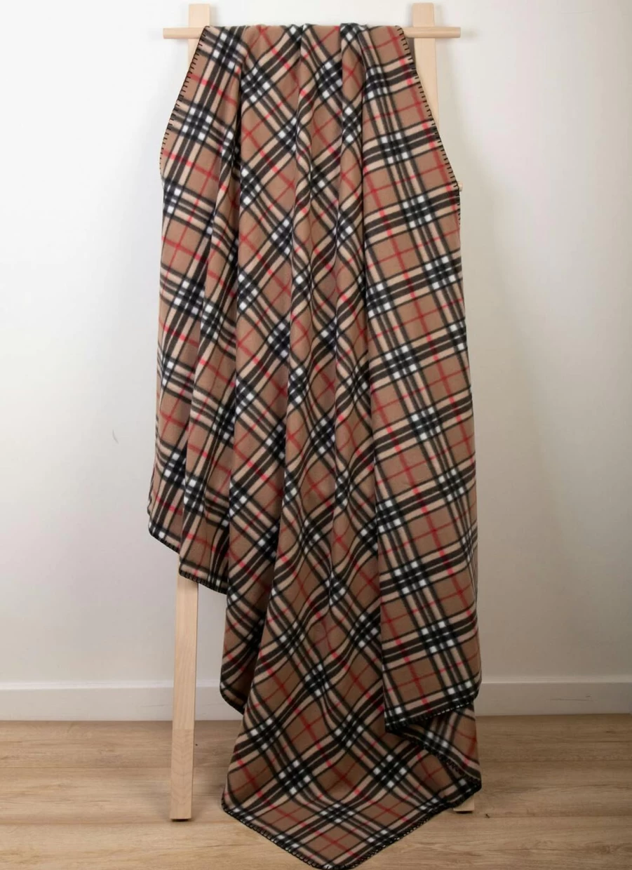 EWM Women's Soft Fleece Blanket - Cozy Plush Throw for Warmth & Comfort