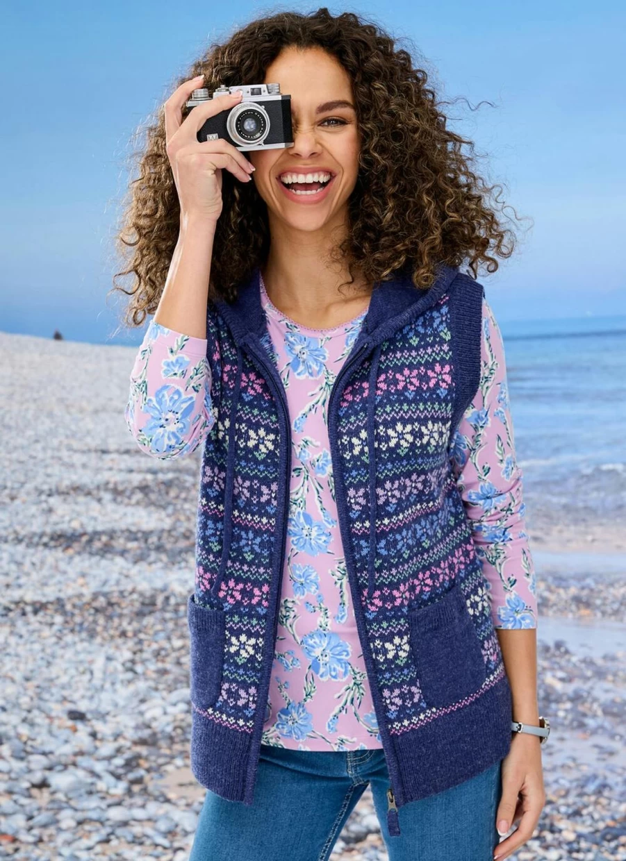 Country Rose Women's Fairisle Pattern Waistcoat - Vintage Knit Vest for Winter
